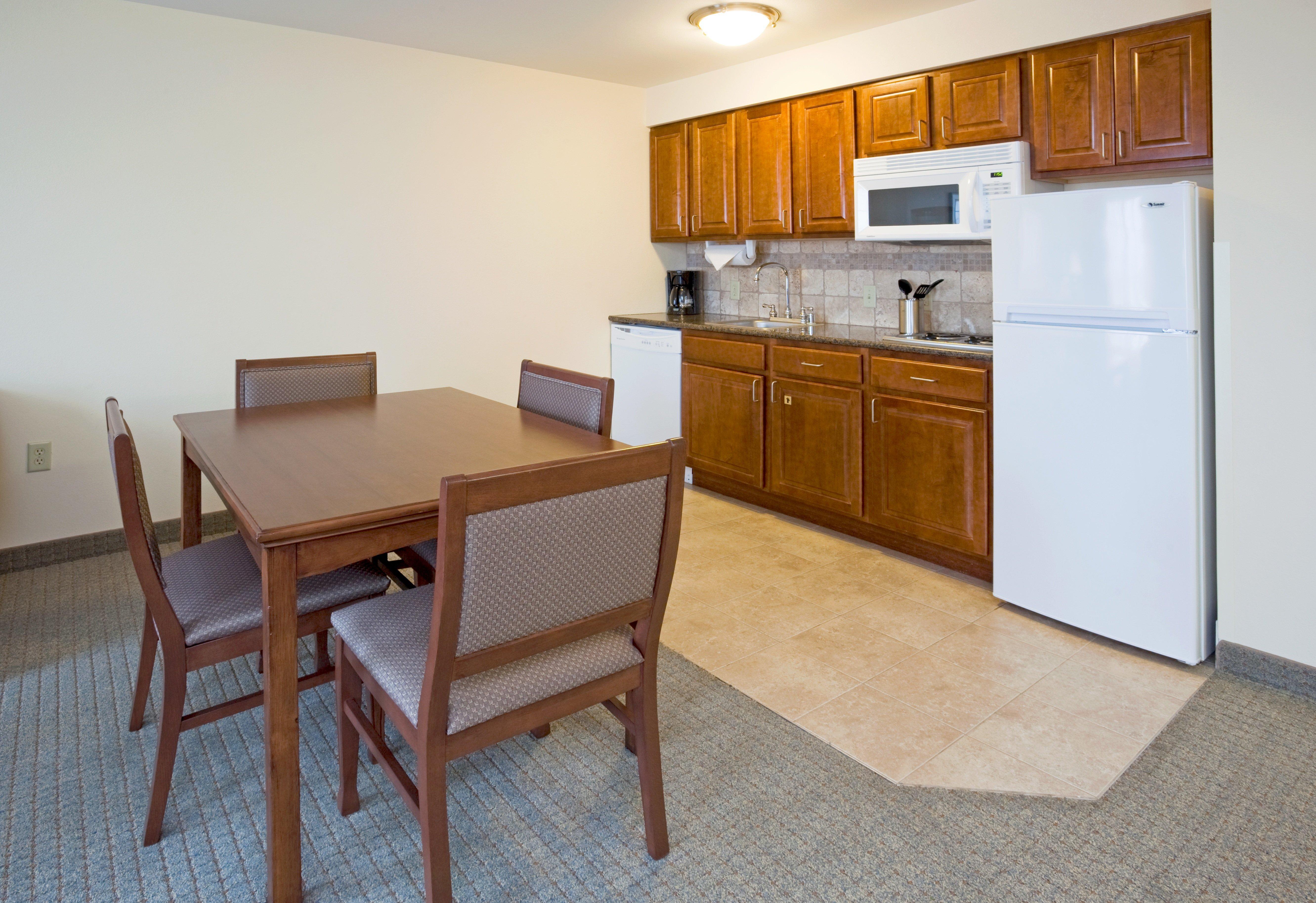 Staybridge Suites Milwaukee West-Oconomowoc By Ihg Εξωτερικό φωτογραφία