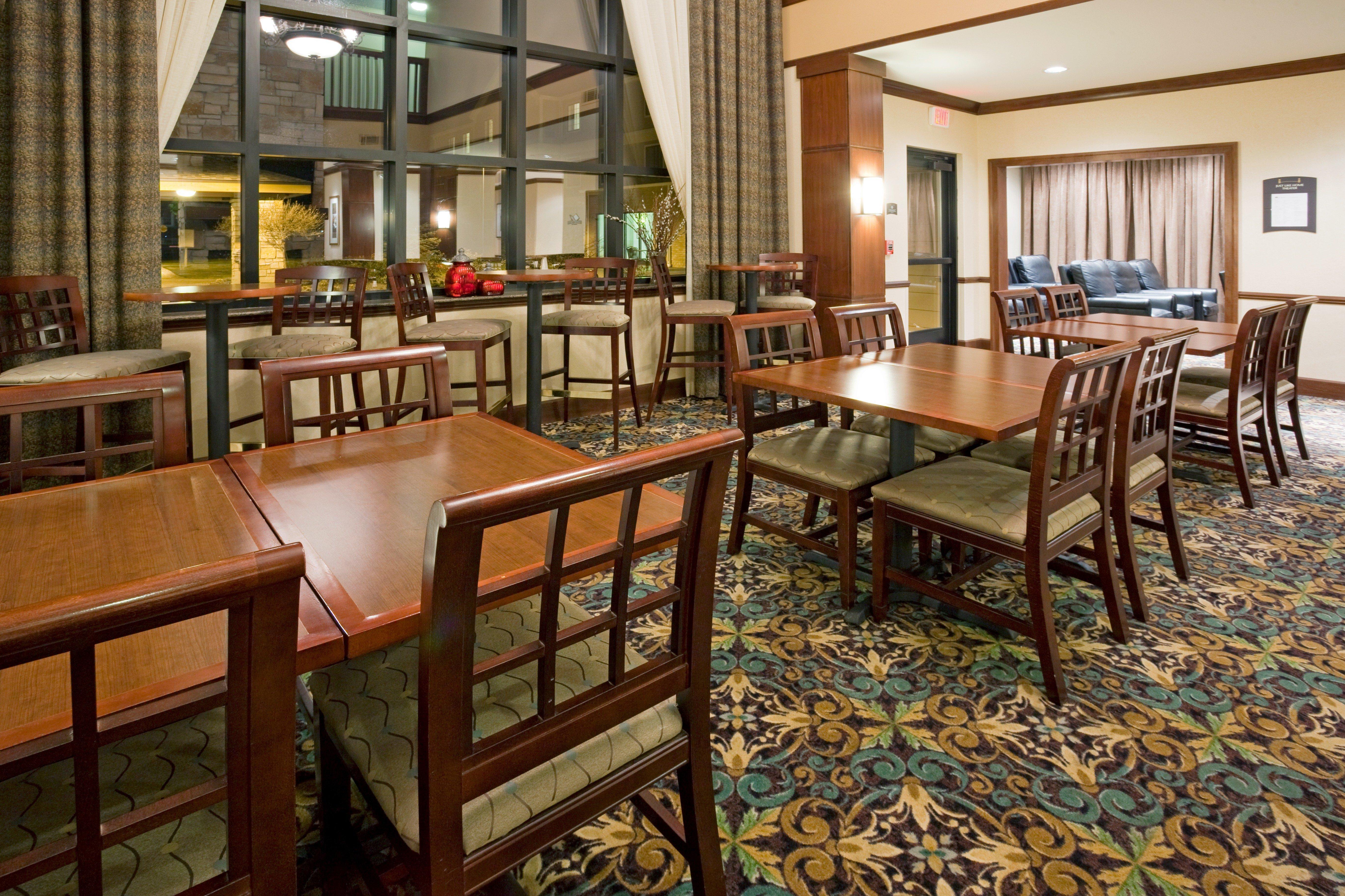 Staybridge Suites Milwaukee West-Oconomowoc By Ihg Εξωτερικό φωτογραφία