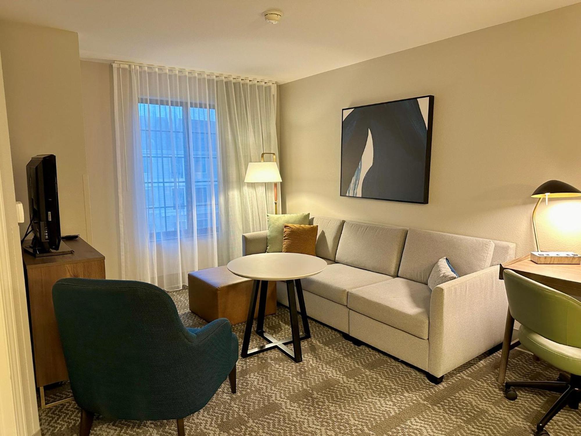 Staybridge Suites Milwaukee West-Oconomowoc By Ihg Εξωτερικό φωτογραφία