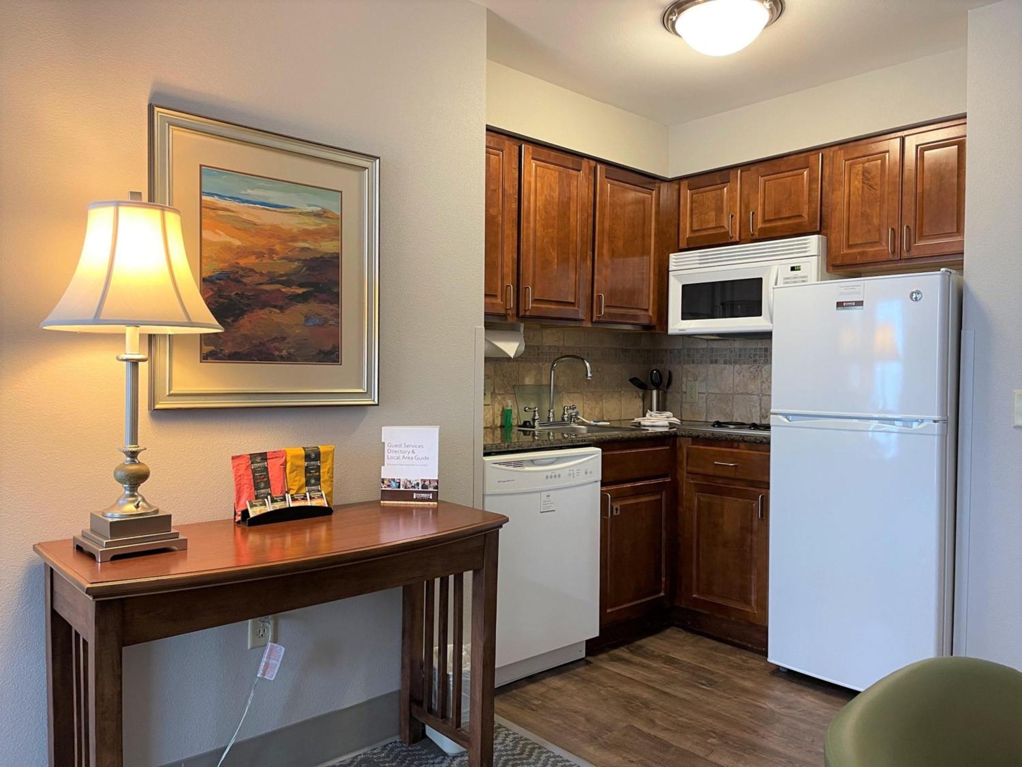 Staybridge Suites Milwaukee West-Oconomowoc By Ihg Εξωτερικό φωτογραφία