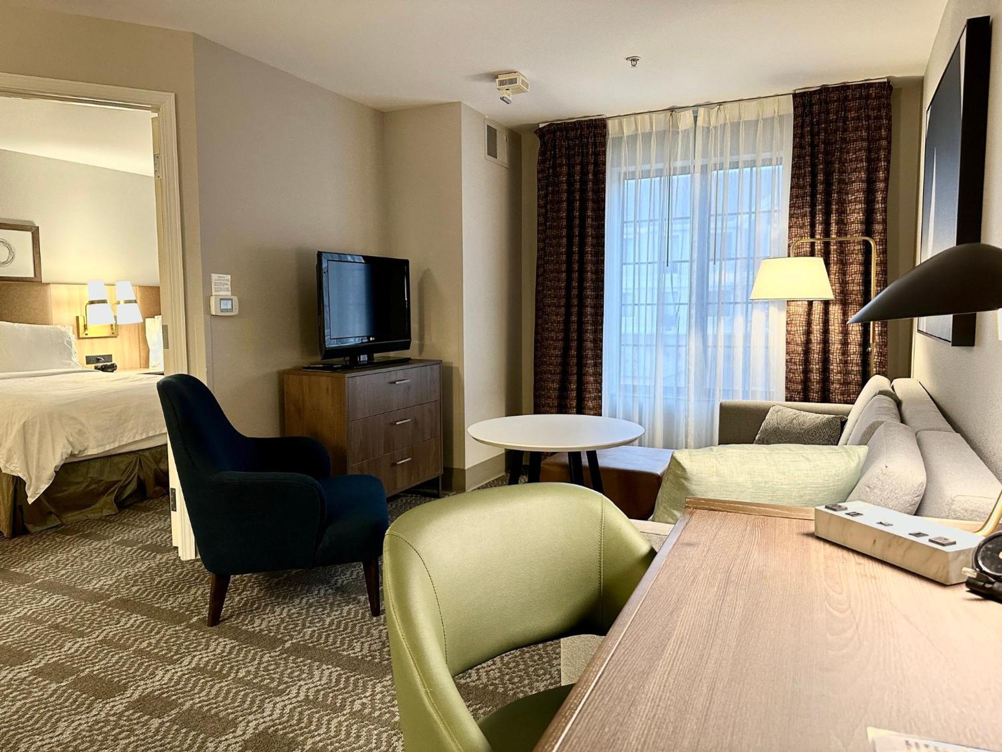 Staybridge Suites Milwaukee West-Oconomowoc By Ihg Εξωτερικό φωτογραφία